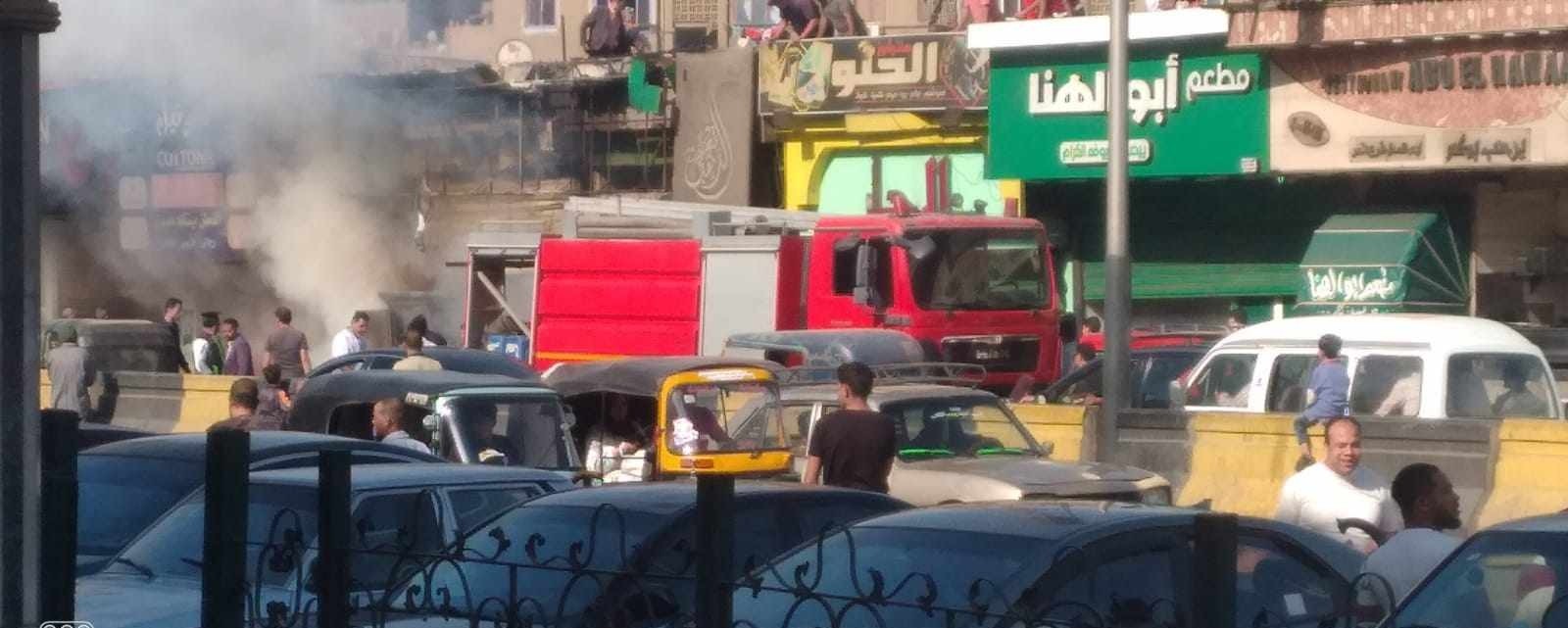 السيطرة على حريق في أحد المطاعم الشهيرة بشبرا الخيمة - صور