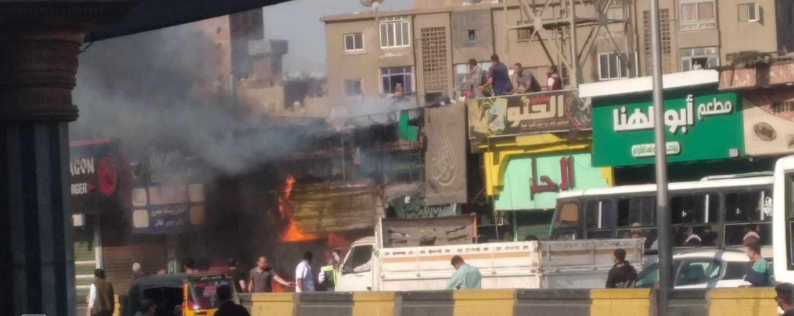 السيطرة على حريق في أحد المطاعم الشهيرة بشبرا الخيمة - صور