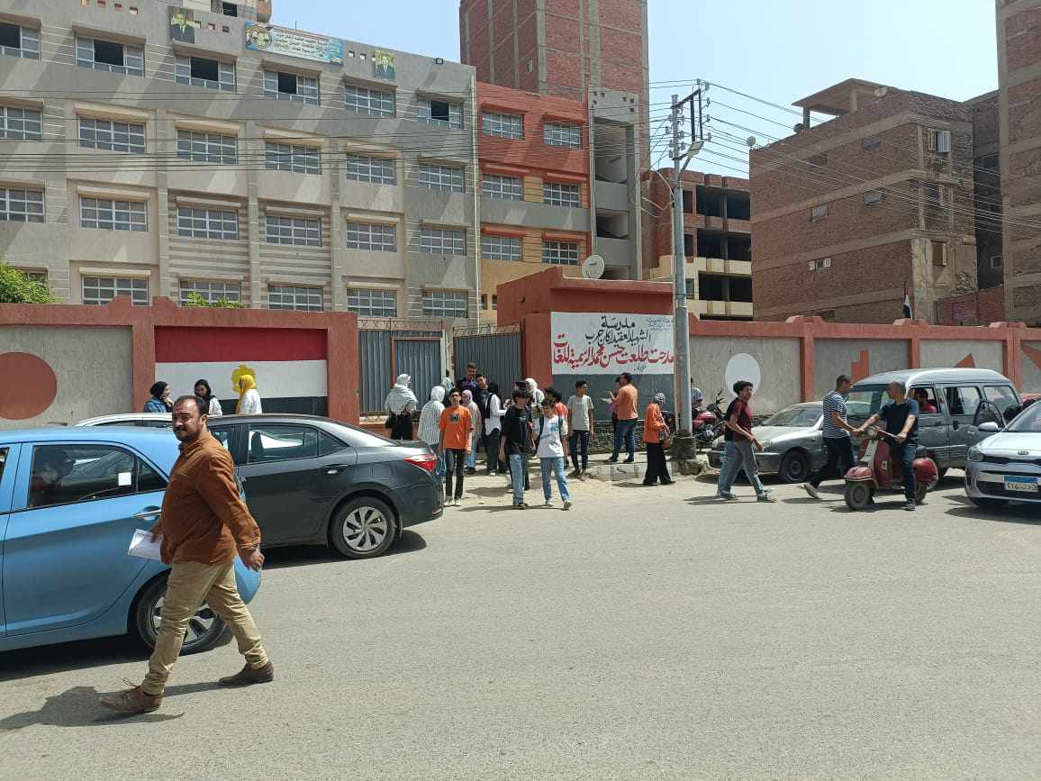 ارتياح بين طلاب الإعدادية بالقليوبية حول امتحان الجبر