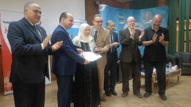 «لمسة وفاء» صيادلة القليوبية تكرم الأمهات المثاليات ورواد المهنة في يوم الصيدلي «لمسة وفاء» صيادلة القليوبية تكرم الأمهات المثاليات ورواد المهنة في يوم الصيدلي