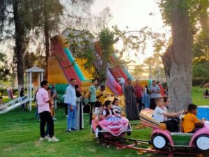 حدائق القناطر تواصل استقبال المواطنين في ثالث أيام العيد