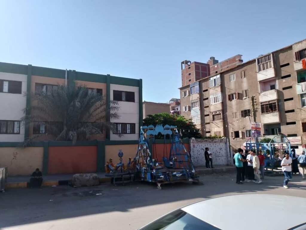 انتشار المراجيح أمام لجنة امتحانات الثانوية العامة بطوخ (صور)
