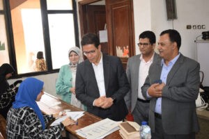 رئيس جامعة بنها يتفقد الامتحانات بكليات الجامعة - صور