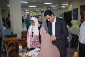 رئيس جامعة بنها يتفقد الامتحانات بكليات الجامعة - صور