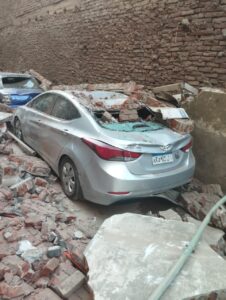 مصرع شخصين في انهيار سور مصنع بالقليوبية (صور)