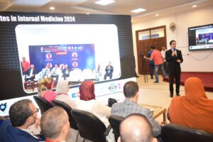 رئيس جامعة بنها يفتتح المؤتمر العلمي السنوي لأمراض الباطنة ببنها (صور)