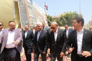 وزير التعليم العالي يزور أرض مستشفى بنها الجامعي الجديد (صور)