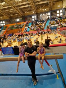 فرشات جمباز الشبان علي منصات التتويج