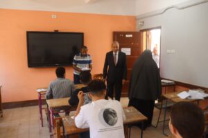 محافظ القليوبية يتفقد لجان امتحانات اليوم الأول للثانوية العامة (صور)