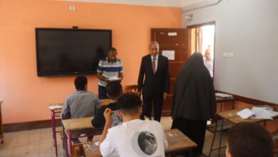محافظ القليوبية يتفقد لجان امتحانات اليوم الأول للثانوية العامة (صور)