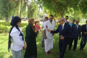 محافظ القليوبية يتفقد حدائق القناطر الخيرية لتقديم التهنئة للمواطنين بمناسبة عيد الأضحى - صور