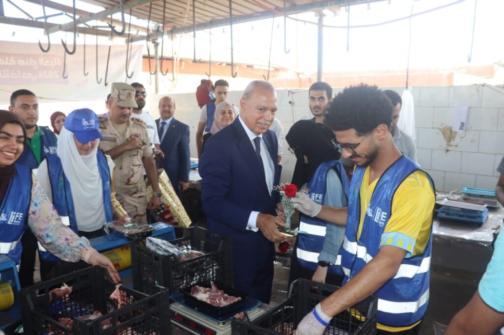 محافظ القليوبية يتفقد انتظام استقبال الأضاحي بالمجازر في أول أيام عيد الأضحى  