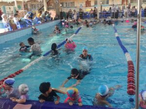 بسعادة غامرة تستقبل أكاديمية الشبان للسباحة وافديها من جميع الأعمار