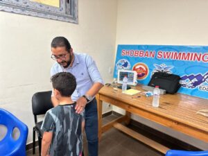 صحه اولادك تهمنا.. الكشف الدوري على السباحين بشبان بنها 