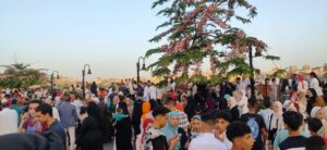 مواطني القليوبية يحتفلون بالعيد على كورنيش النيل ببنها (صور)