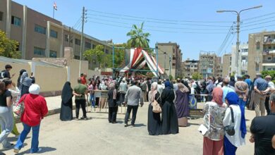صعب وطويل .. تباين آراء طلاب الثانوية العامة بالقليوبية حول امتحان مادة اللغة العربية - صور