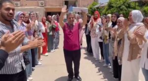 ممر شرفي من طلاب الإعلام التربوي بـ «نوعية بنها» لرئيس القسم