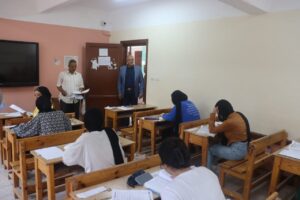 فرحة طلاب الثانوية العامة بالقليوبية لسهولة امتحان الكيمياء والجغرافيا (صور)