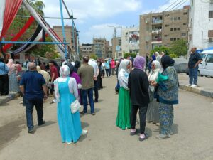 فرحة طلاب الثانوية العامة بالقليوبية لسهولة امتحان الكيمياء والجغرافيا (صور)