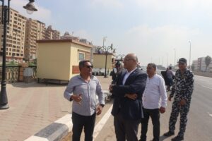 محافظة القليوبية يقود حملة مكبرة لإزالة الإشغالات والباعة الجائلين في مدينة بنها