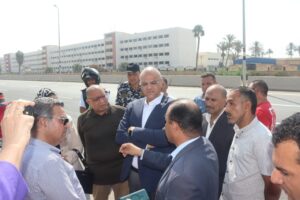 محافظة القليوبية يقود حملة مكبرة لإزالة الإشغالات والباعة الجائلين في مدينة بنها