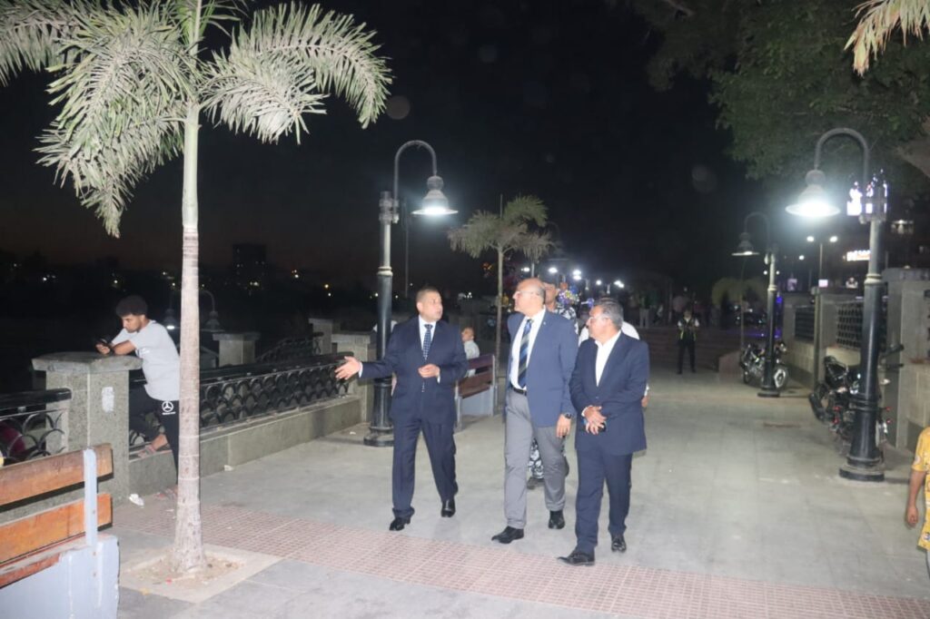 لمنع الباعة الجائلين.. محافظ القليوبية يوجه بوضع نقطة أمنية خاصة بشرطة المرافق بمنطقة عزبة السوق ببنها لمنع الباعة الجائلين.. محافظ القليوبية يوجه بوضع نقطة أمنية خاصة بشرطة المرافق بمنطقة عزبة السوق ببنها