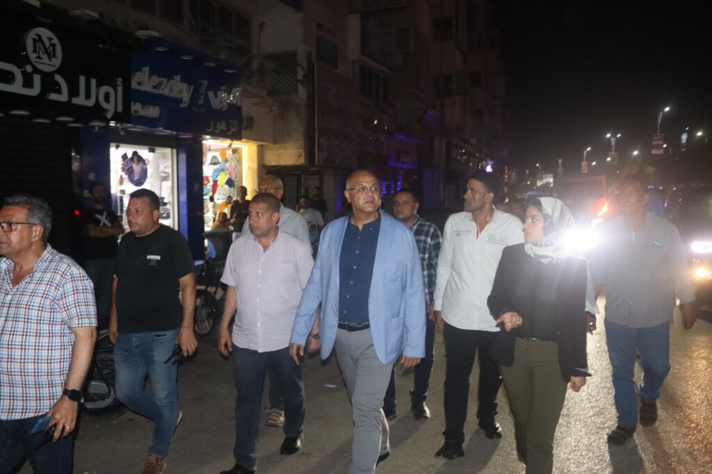 محافظ القليوبية يتابع الالتزام بمواعيد غلق المحال العامة في بنها محافظ القليوبية يتابع الالتزام بمواعيد غلق المحال العامة في بنها