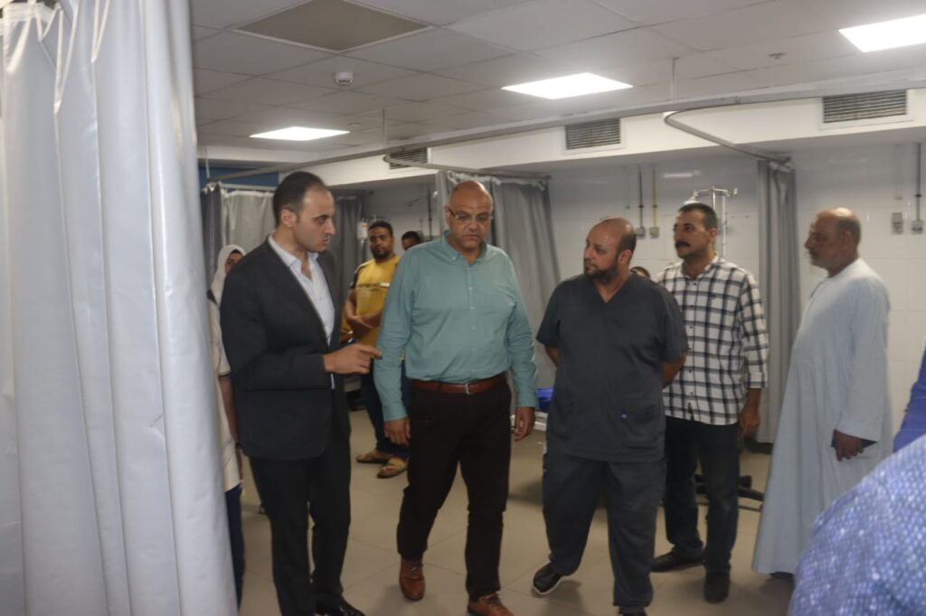 للتأكد من الخدمة الطبية .. محافظ القليوبيه يفاجئ مستشفى قها التخصصي