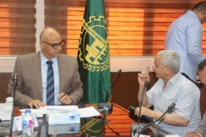 محافظ القليوبية يبحث 31 طلبا وشكوى في لقاء المواطنين