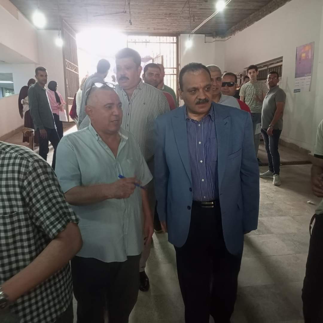 نائب رئيس جامعة بنها يتفقد اختبارات القدرات بكليتي الفنون التطبيقية والتربية الرياضية