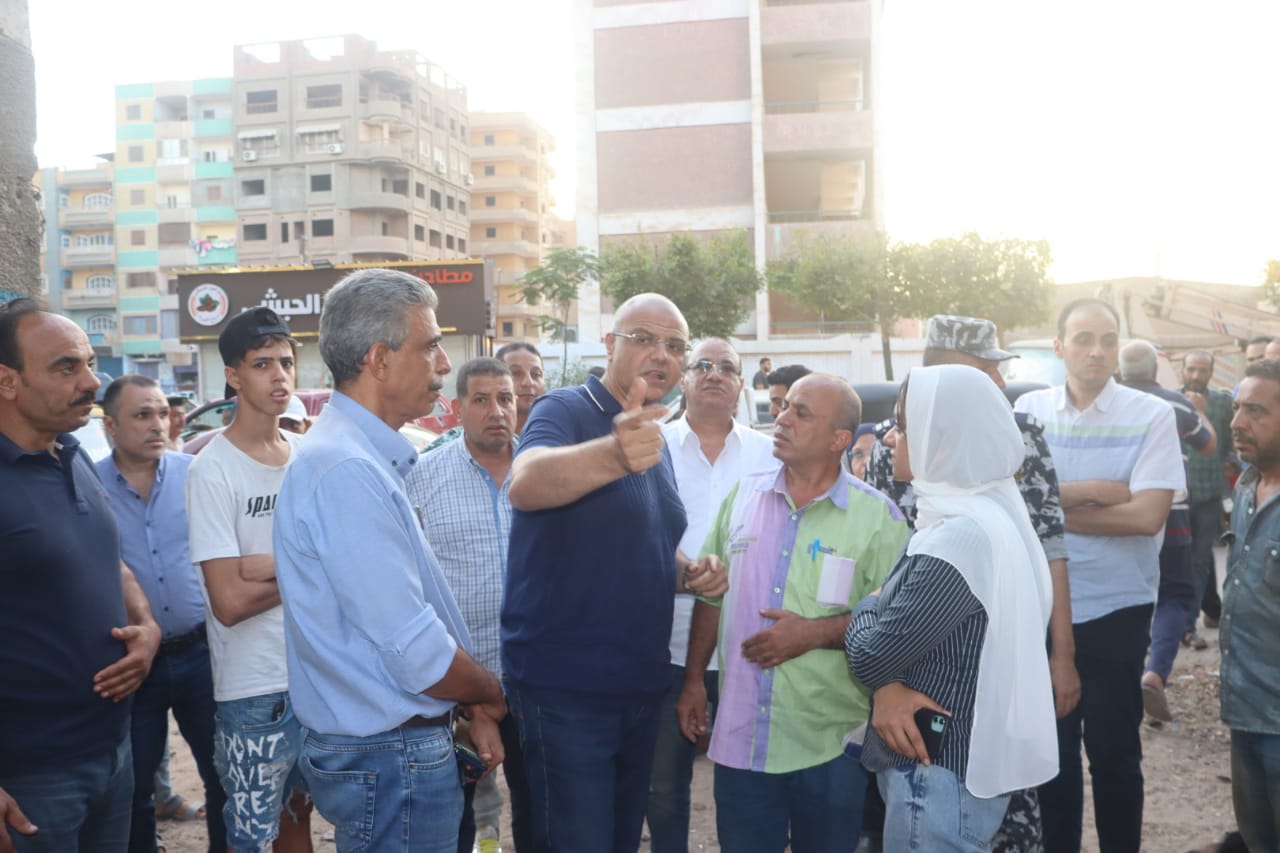 محافظ القليوبية يبحث استغلال قطع الأراضي بمدينة الخانكة للاستثمار والتطوير