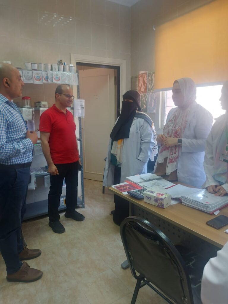 لضعف الإشراف .. وكيل وزارة الصحة يحيل مدير المركز الطبي بالحي الثامن بالعبور للتحقيق لضعف الإشراف .. وكيل وزارة الصحة يحيل مدير المركز الطبي بالحي الثامن بالعبور للتحقيق