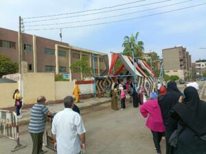 اللي تخاف منه ما يجيش أحسن منه .. طلاب الثانوية العامة عن امتحان الانجليزي: سهل ومباشر