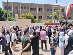 اللي تخاف منه ما يجيش أحسن منه .. طلاب الثانوية العامة عن امتحان الانجليزي: سهل ومباشر