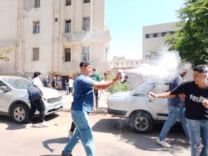 بالأغاني والفوم.. طلاب الثانوية العامة يحتفلون أمام اللجان لانتهاء الامتحانات بالقليوبية (صور)