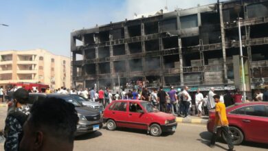 السيطرة على حريق في مول شهير بالعبور دون خسائر بشرية (صور) السيطرة على حريق في مول شهير بالعبور دون خسائر بشرية (صور)