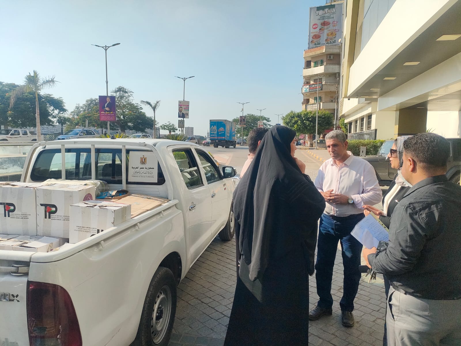 محافظ القليوبية يستجيب لطلب سيدة تعيل 3 فتيات وزوجها كفيف