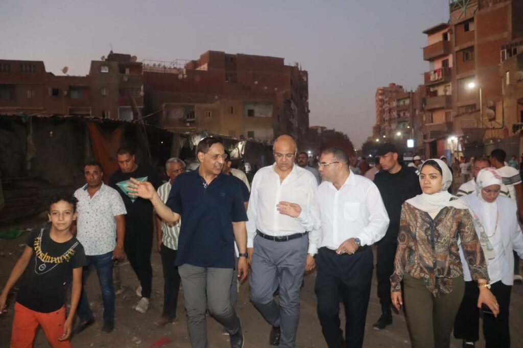 محافظ القليوبية يتابع أعمال النظافة والاشغالات بشبرا الخيمة محافظ القليوبية يتابع أعمال النظافة والاشغالات بشبرا الخيمة 