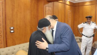 محافظ القليوبية يشارك المسيحيين فرحة مولد  العذراء بمسطرد 