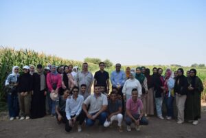 رئيس جامعة بنها يتفقد الموسم الصيفي للمزارع بكلية الزراعة