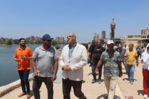 محافظ القليوبية يتابع إزالة التعديات على حرم نهر النيل - صور