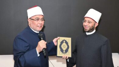 يوم الوفاء .. وزير الأوقاف يكرم الشيخ صبري ياسين دويدار يوم الوفاء .. وزير الأوقاف يكرم الشيخ صبري ياسين دويدار
