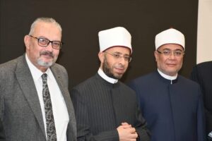 يوم الوفاء .. وزير الأوقاف يكرم الشيخ صبري ياسين دويدار