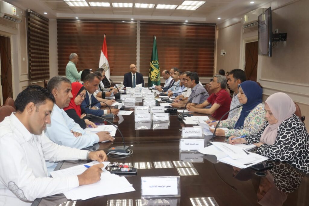 محافظ القليوبية يعقد إجتماع اللجنة العليا لانتظار المركبات محافظ القليوبية يعقد إجتماع اللجنة العليا لانتظار المركبات