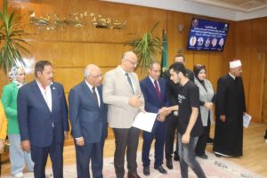 محافظ القليوبية يشهد حفل تكريم اوائل الشهادات العامة