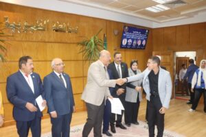 محافظ القليوبية يشهد حفل تكريم اوائل الشهادات العامة