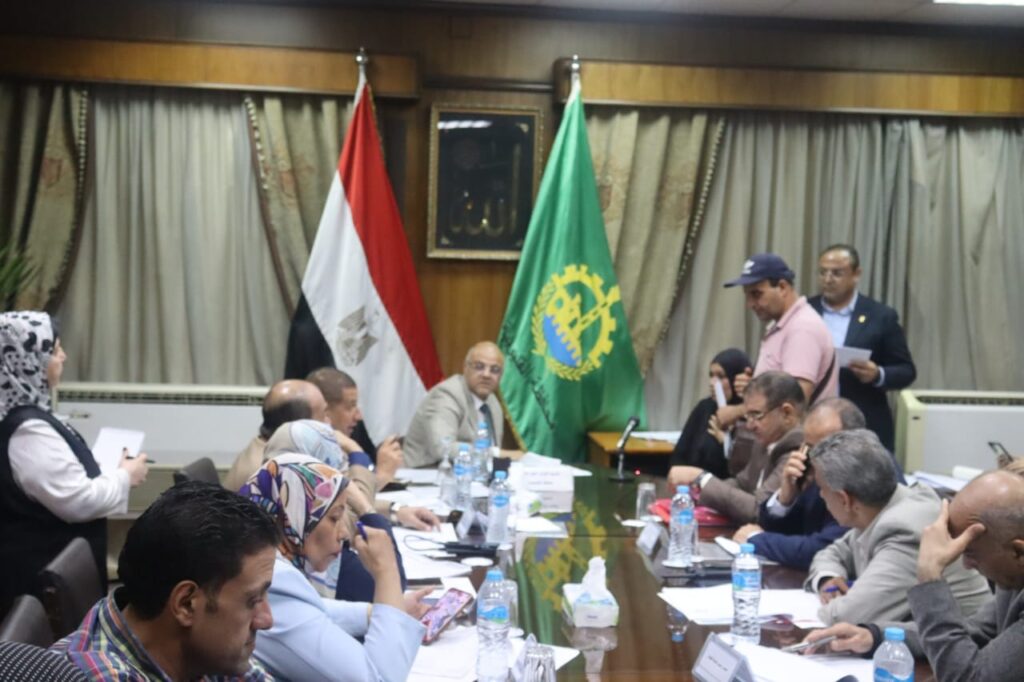 محافظ القليوبية يواصل لقاءاته الأسبوعية بالمواطنين بمدينه شبرا الخيمة محافظ القليوبية يواصل لقاءاته الأسبوعية بالمواطنين بمدينه شبرا الخيمة