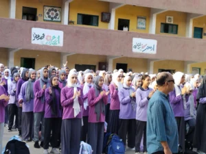 محافظ القليوبية يشهد أول طابور مدرسي بالعام الدراسي الجديد - صور