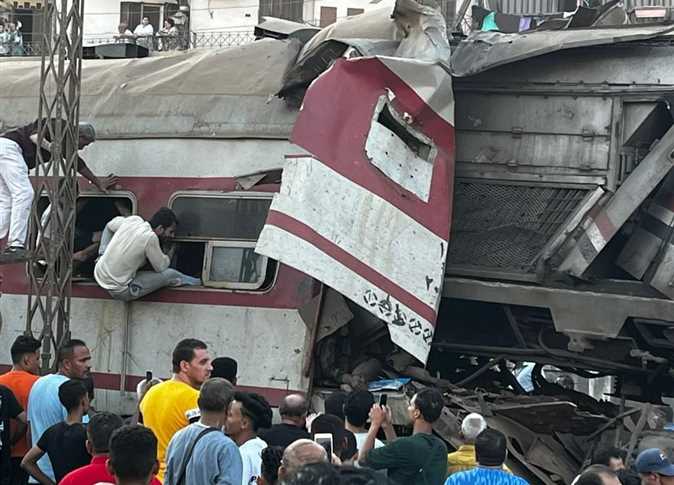 الدفع بـ 20 سيارة إسعاف .. اصطدام قطارين بالزقازيق وأنباء عن وقوع ضحايا الدفع بـ 20 سيارة إسعاف .. اصطدام قطارين بالزقازيق وأنباء عن وقوع ضحايا