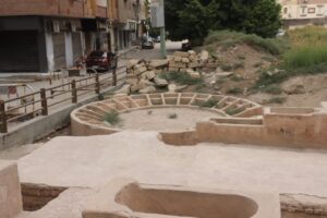 محافظ القليوبية يتفقد المقبره الأثرية والحمامات اليونانية ببنها